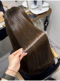 オフィス向け透明感◎うる艶グレージュ
