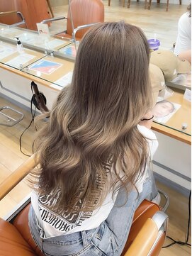 ネオリーブ チロル 横浜西口店(Neolive CiroL.) ハイトーンカラーミルクティーベージュ大人ガーリー【横浜】