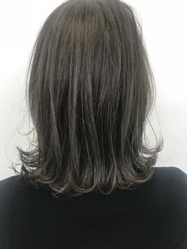 トロニー(TLONY) 外ハネグレージュ