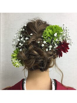 フロリックヘア(frolic hair)の写真/他の人とは被らない、アナタだけの貸切空間♪白を基調とした南国風の、緑溢れる安らげるサロンです☆