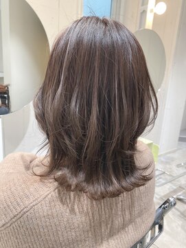 ストレータ バイ マリオ(Strata by mario) 【mami】レイヤーボブ×透明感カラー