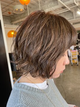 ビハインドザカーテン(BEHIND THE CURTAIN) 脱白髪染め×パーマ×大人ハイライト