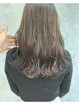 キチ(kichi.) [kichi.] セミロング×カーキベージュ