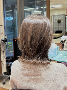 ビュートリアム 梅田(BEAUTRIUM) 外ハネロブ/エアリー/ぱつっと/くびれボブ/ベージュ/茶屋町/梅田