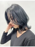 韓国ヘア 顔周りレイヤー ×ネイビーブラック