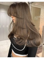 サイン 表参道(SIGN)&nbsp;レイヤーカットグレージュカラーデザインカラーシルキーベージュ