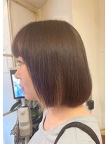 アミュレ(Amule)&nbsp;切りっぱなし内巻きストレートミディアムボブインナーカラー