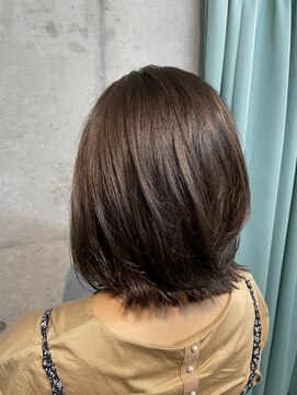 タエビスアリッサム(Taebis Alyssum) 秋のオリーブベージュ×切りっぱなしボブ♪