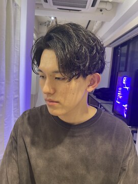 グラッドマンズカットクラブ 立川(GLADMAN'S CUT CLUB) センターパートシャドウパーマメンズカット