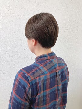 ジェナ(Jena) ショートスタイル　隠れツーブロック