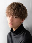 スパイラルパーマツイストパーマアップバング短髪メッシュ