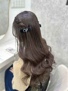 ラビス(Lovis) 黒髪カタログ/ボブルフ/ネビージュ/小顔に見せるヘア/ワンレン