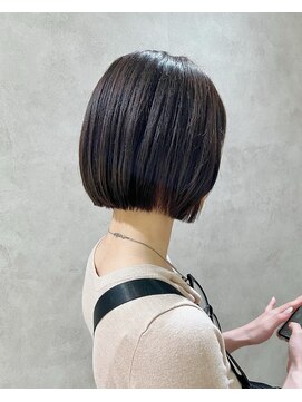 メゾンドイギー(MAISON de IGGY) ぱっつんボブ×透明感暗めカラー