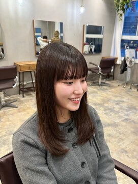 ラボアン 梅田店(lab.em.) 広めの前髪の人程癖を抑えよう