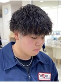 メンズパーマ波巻きツイストスパイラル刈り上げセンターパート
