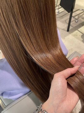 ヨキ(yoki.) ベージュ× URUGAMI ☆ 髪質改善