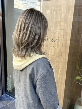 ニコリヘアワークス(nicori hair works) ミディアム×ハイライト×エアリーシアーベージュ1