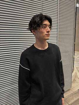ハイセンス(HISENSE) メンズパーマセンターパートツイストスパイラルメンズカットGIA