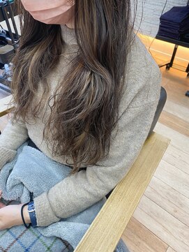 オーシャン(Ocean) ［OCEAN Hair&Life 水田成美］地毛風ハイライト/こなれヘア