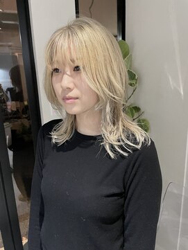 ニト(nito.) ホワイトブロンド レイヤーウルフ