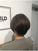 立体感ショート×艶ブラウン