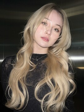 ベル 表参道Terrace(Belle) ハイトーンハイレイヤーウルフシャギーカットホワイトブロンド