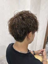 トイロ(toiro) “メンズオリーブカラー×ツイストスパイラルパーマ”