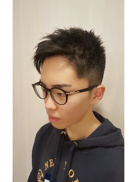 ヘアスペース クラージュ琴似店 アシメトリーショート