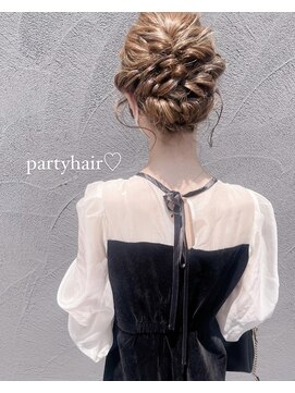 スリークバイナチュラ(SLEEKbyNATURA.) お呼ばれヘアアレンジ