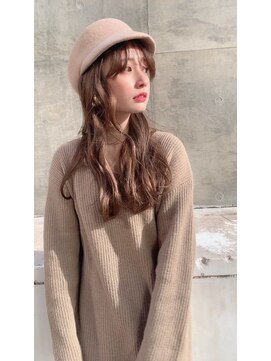 アイユー(ii+U) ラベンダーカラー　ベージュ　韓国巻き　顔周りカット　レイヤー