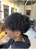 波巻きツイストスパイラルパーマ　メンズパーマ　刈り上げ　眉毛