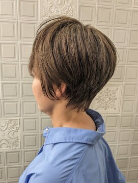 ルシエ 立川(LUCIE) ハイトーングレーカラーショート