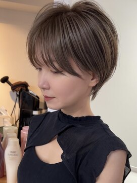 ラフ 立川(Laff) ショートヘアショートボブ白髪ぼかしハイライトカラーボブ