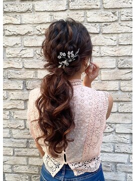 ヘアメイクサロン シャルメ(Hair Make Salon CHARMER) お出かけにも♪カジュアルなローポニー