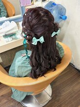 ヘアセットアップス(UP's)&nbsp;超可愛い( *´艸｀)『編み込みツインお団子ハーフアップ』