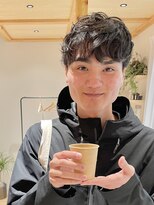 ヒト(hito) 波巻き束感ショートツーブロックマッシュアップバングコンマヘア