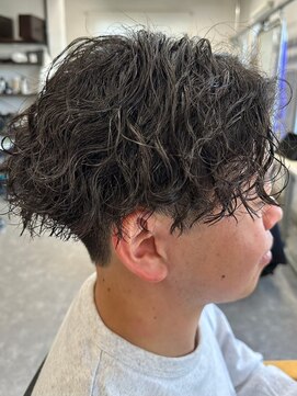 フゥ 宇都宮(FeU) 波巻きスパイラルパーマツイストパーマメンズマッシュパーマ