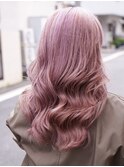 ピンクベージュ