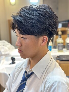 ゼロスバーバー(0's BARBER SHOP) フェザーパーマ/メンズ／ニュアンス/毛流れ/ツーブロ/マッシュ