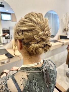 ノエル(NoeL) 大人可愛いまとめ髪アレンジ【大貫 拓馬】