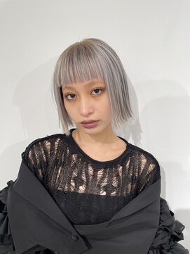 ヴァーディ オモテサンドウ(Vardy omotesando) silver/ホワイトシルバー ハイトーン ボブ モード