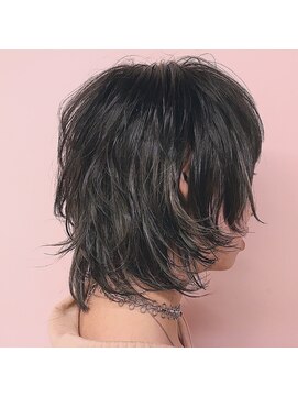 ナイン(9) ◎ショートうるふ