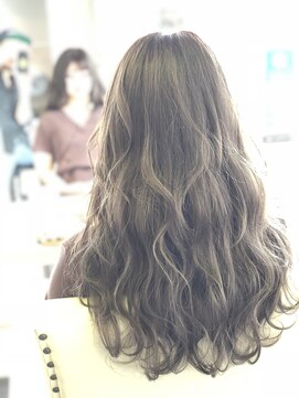 シー(S.H.E) グレージュ