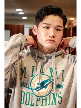 銀座マツナガ 新宿野村ビル店 フェードスタイルで、トレンドをおさえた王道バーバースタイル