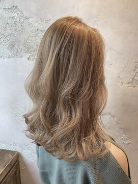 ロンドアリシア 金山(Lond Alexia) 【Lond Alexia】小栗一紘 キャメルベージュ ブリーチ有