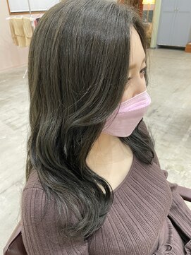 キュオンシア(CUEON. ciea) 透明感×柔らかオリーブ