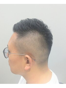 夜髪 卵形ゆるクセ毛ワイルドなソフトモヒカンをあしらったドライwax