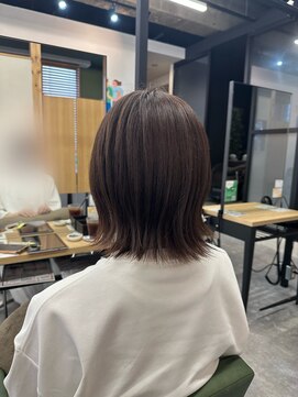 トリニティ 本厚木(trinity) 外はねボブ/切りっぱなし/学割U24/本厚木/イルミナカラー