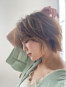 エクリボンヌ(equri bonne) ゆるふわショート
