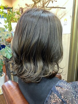 ティティアンバイイザ(titian by IZA) オリーブベージュ